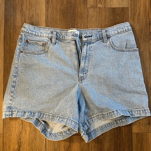 Abercrombie & Fitch Pants - Abercrombie & Fitch the dad short